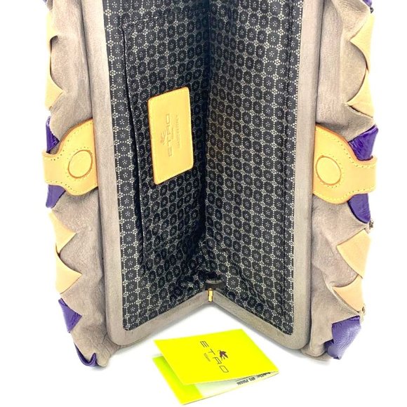 $25 dollar ENTRY- with 🎁 
For💥$685!!! ETRO MILANO- CLUTCH-
ONLY 25 entries !💥 - Picture 5 of 14